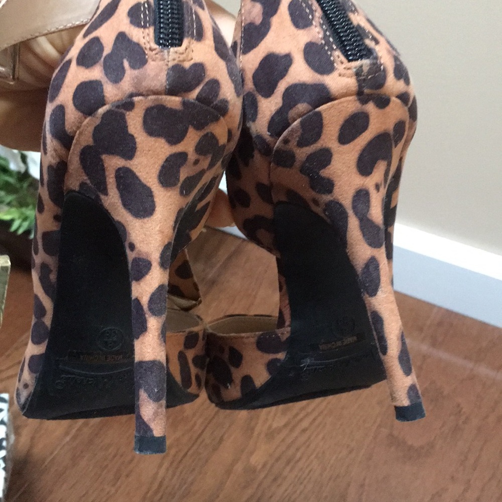 Shoes - Picture 3 of 4